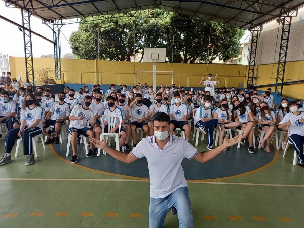 Semana Literária – Bate papo com Cauê Gigli.