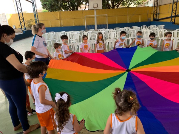 Semana Literária – Histórias com o Brinquedo Encantado.