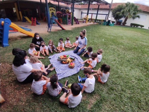 Infantil 2 A e B - Conhecendo alimentos.